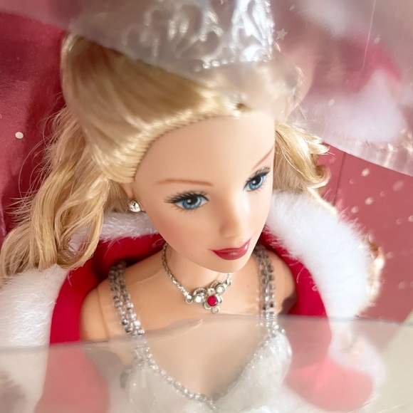 Mattel Holiday Celebration Barbie 2001 Special Edition Collectible Barbie - Picture 3 of 16
